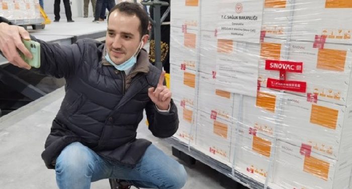 صورة لقاح كورونا الصيني تكشف كذب وزير الصحة التركي