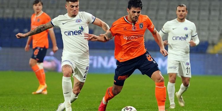 باشاك شهير يتعادل مع قاسم باشا