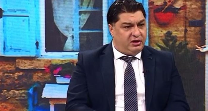 مستشار سابق بسفارة تركية يهرب المخدرات وأسرته تتهم “كولن”!