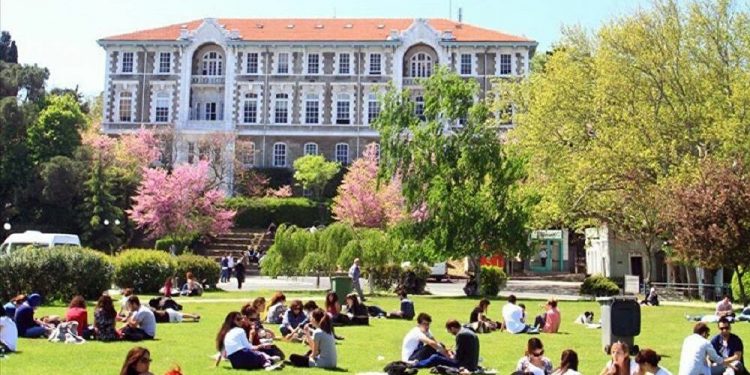 تركيا.. طلاب جامعة الشرق الأوسط التقنية يتضامنون مع طلاب البوسفور