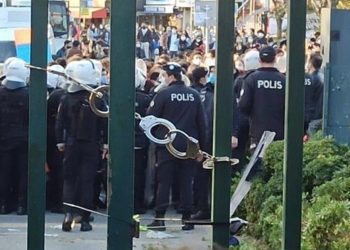 تركيا: قيادي بحزب أردوغان يهدد طلاب جامعة البسفور