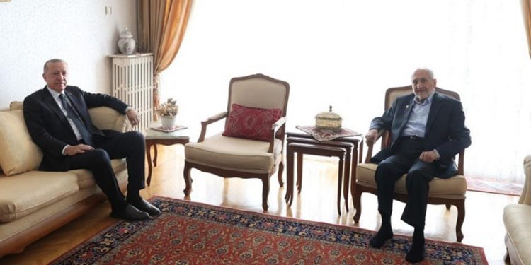 كاتب: حزب السعادة لن ينجر وراء إغراءات أردوغان