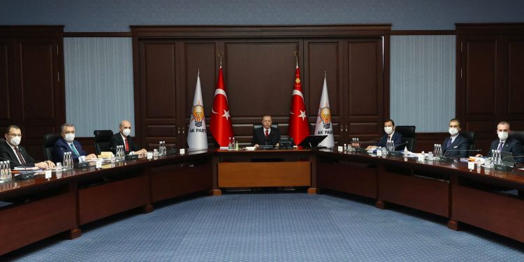 حزب أردوغان مستاء من هيمنة حليفه “القومي” على الجهاز البيروقراطي