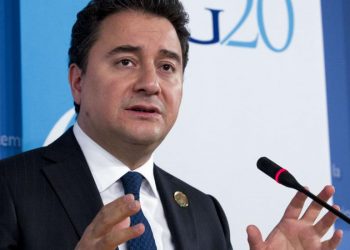 علي باباجان: رجال الأعمال يخشون مصادرة ممتلكاتهم