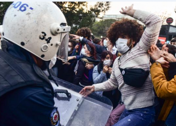 رايتس ووتش: تركيا تستخدم قانون محاكمة الإرهاب لتلفيق تهم للمعارضين