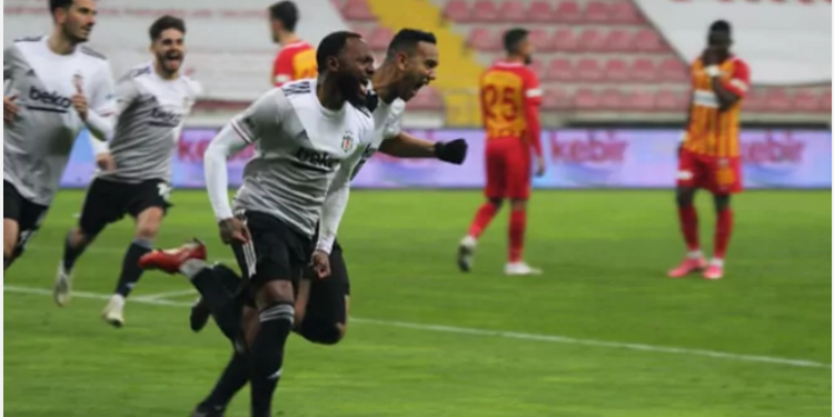 بشيكتاش يفوز على قيصري سبور ويتصدر الدوري التركي