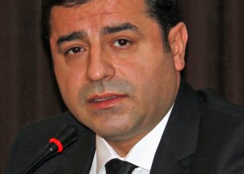 الزعيم الكردي المعتقل دميرطاش يعلن دعمه لطلاب البوسفور