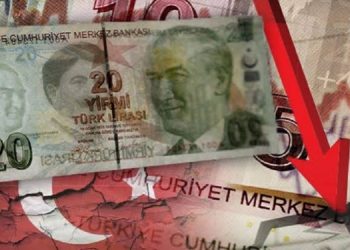 خبير اقتصادي تركي: مهما فعلنا لا يوجد مخرج!