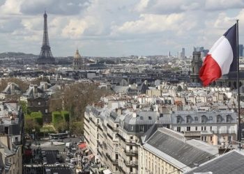 مجلس الديانة الإسلامي يستجيب لضغوط ماكرون