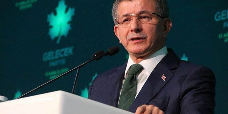 داود أوغلو: بقايا الانقلابيين يحكمون تركيا