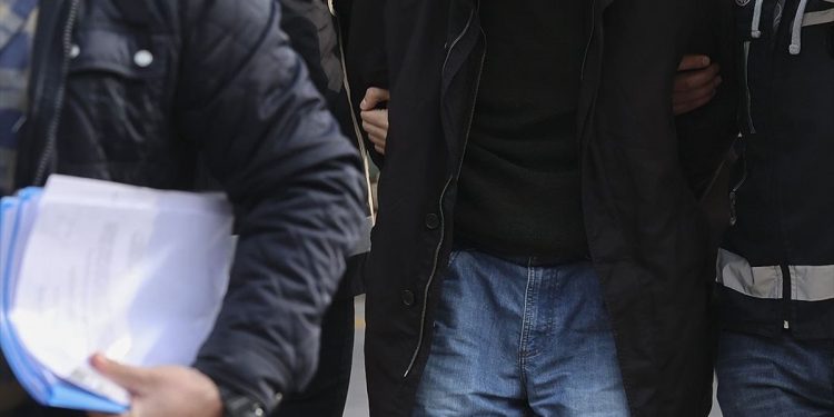 تركيا.. اعتقال متورطين بعملية فساد داخل الجيش