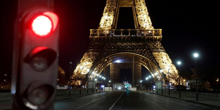 فرنسا تغلق حدودها مع دول خارج الاتحاد الأوروبي