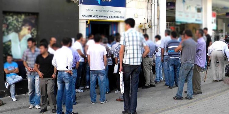 صحفي تركي: 2 مليون انضموا لجيش العاطلين في 2020