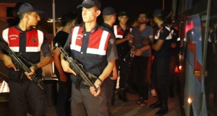 مطرب كردي يطالب بالإفراج عن طالبات تجاوزن مدة الحجز القانوني