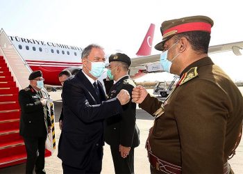 وزير دفاع تركيا يصل العراق في زيارة غير معلنة