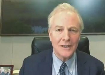 سيناتور أمريكي: يجب ألا ننسى آلاف المعتقلين ظلمًا في تركيا