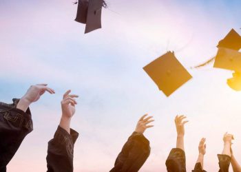 أكثر من نصف الأتراك يفضلون الدراسة في الدول الغربية