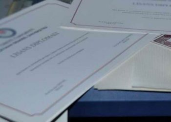 تركيا.. تعيين مدرسين بمؤهلات مزيفة.. والتعليم ترفض الإفصاح عن عددهم