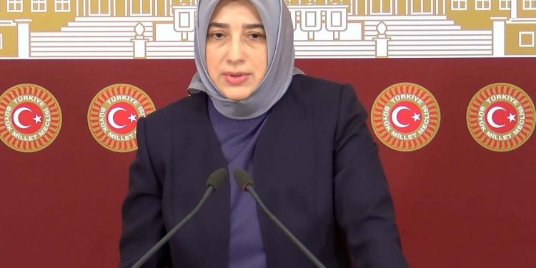 تصريحات صادمة حول “التفتيش العاري” بالسجون التركية