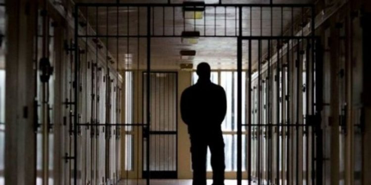 التفتيش العاري ليس جديدًا بسجون تركيا.. واقعة تعود لعام 2013