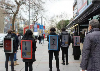 لوحات إعلانية تمشي في شوارع إسطنبول!