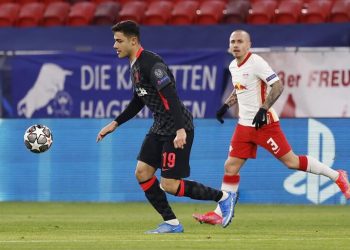 “كاباك” التركي يدخل التاريخ في مباراة ليفربول-لايبزنج