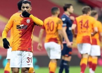 مصطفى محمد يحذر نجم الأهلي المصري بعد تجاوزه في حق والدته (فيديو)