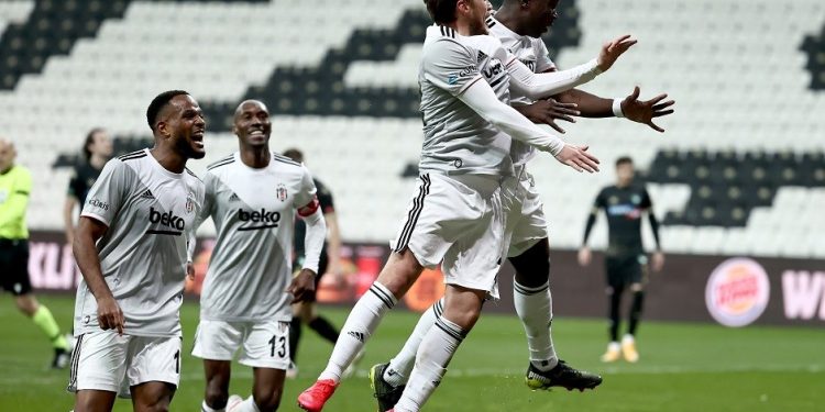 بشيكتاش يهزم دنيزلي سبور بثلاثية نظيفة