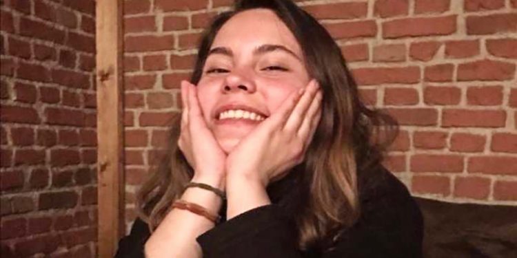 تركيا: اعتقال طالبة لإنشائها جروبًا على الواتس