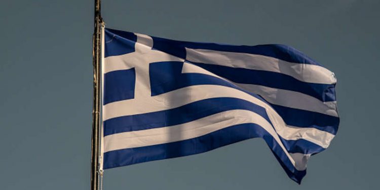اليونان تعيد فتح سفارتها في طرابلس