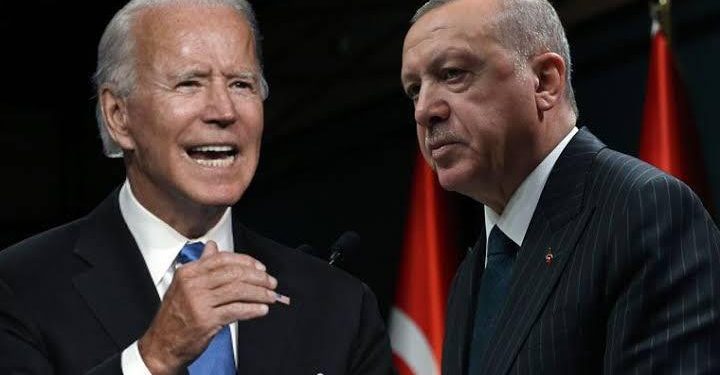 أردوغان يزداد عصبية كلما تأخرت مكالمة بايدن