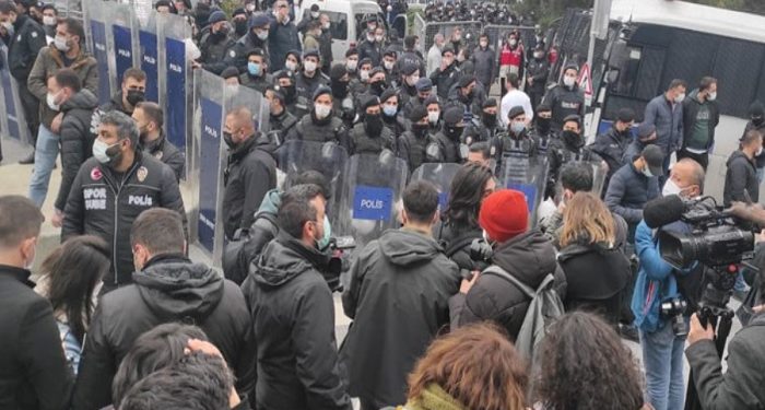 تركيا.. الشرطة تعتدي على طلاب جامعة البسفور وتعتقل العشرات