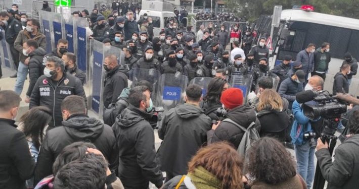 250 موسيقيًا في تركيا يتضامنون مع طلاب البوسفور