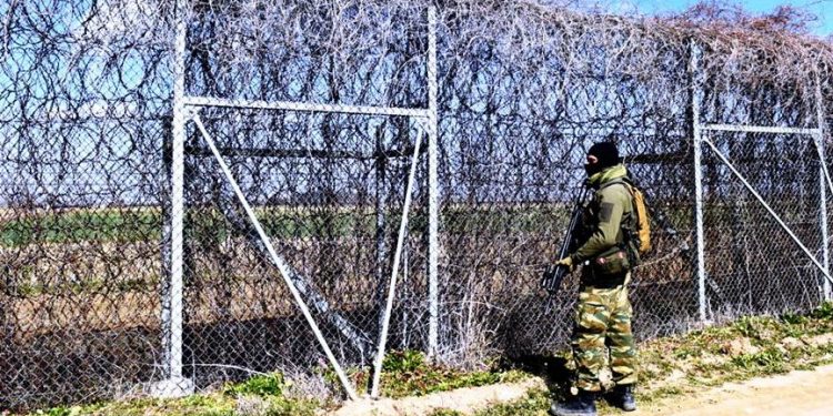 اليونان تتخذ تدابير جادة على الحدود مع تركيا