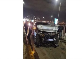 إصابة الإعلامي المصري عمرو أديب في حادث مروري وتحطم سيارته