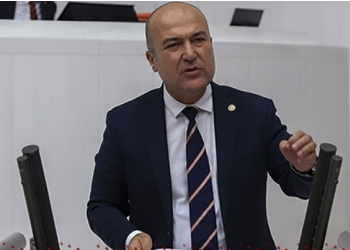 برلماني تركي: هل هناك دولة بالعالم تنقذ رهائن بالطبل والمزمار؟