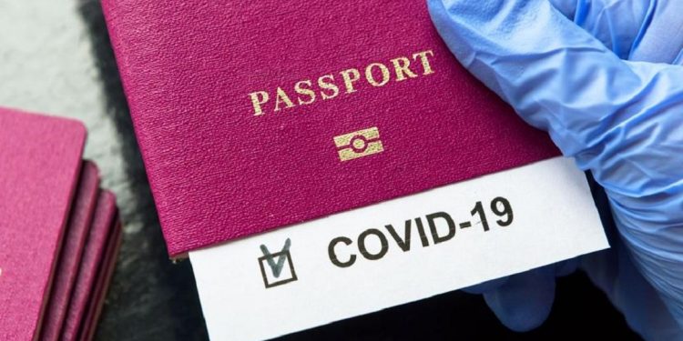 بريطانيا تبدأ العمل على إصدار جواز سفر للذين تلقوا لقاح كورونا