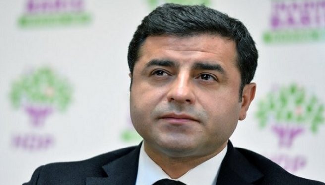 صلاح الدين دميرتاش يدافع عن “الحزب الكردي”