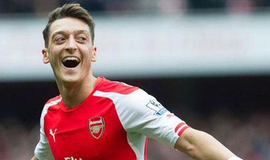 قميص مسعود أوزيل حطم رقمًا قياسيًا متقدمًا على نيمار