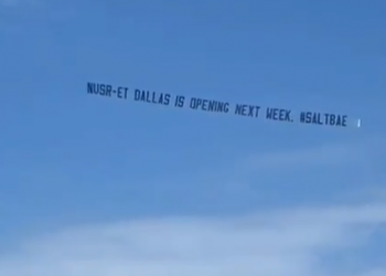 الشيف نصرت التركي يروج لمطمعه الجديد بعرض جوي