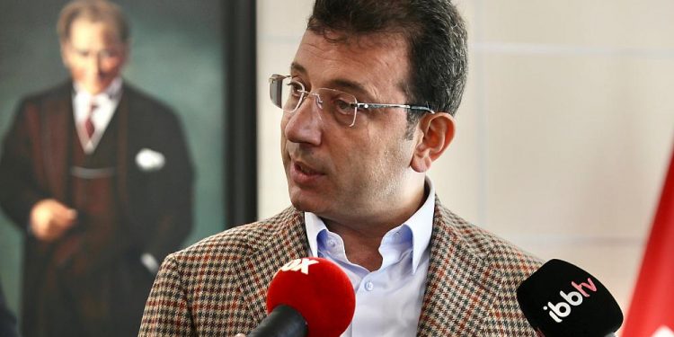 إمام أوغلو يرفض تصنيف الحزب الكردي “إرهابيًا”