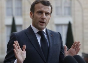 ماكرون: تركيا تنشر الأكاذيب عبر الإعلام الرسمي