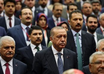 صحفي تركي: رحيل وزير الخارجية والداخلية وعودة يلدريم