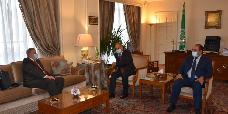 أبو الغيط يناقش مع المبعوث الأممي دعم الحل السياسي في ليبيا