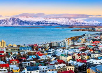 17 ألف هزة أرضية في أسبوع واحد.. الأرض تهتز على مدار 24 ساعة في أيسلندا!