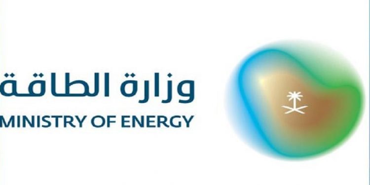 السعودية تعلن عن تعرض مصفاة الرياض لهجوم بطائرات مسيرة وتؤكد اندلاع حريق