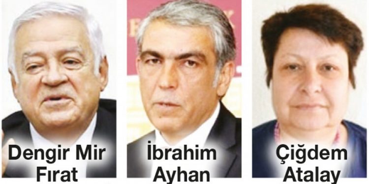 تركيا.. منع 3 متوفين من العمل السياسي!