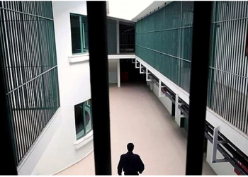 تركيا.. رفض دعوى قضائية لمسجون تعرض للتفتيش العاري