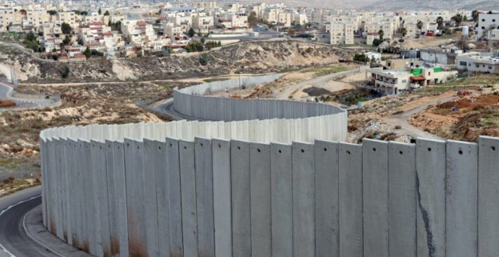 الجيش الإسرائيلي يكمل بناء جدار خرساني تحت الأرض على حدود غزة