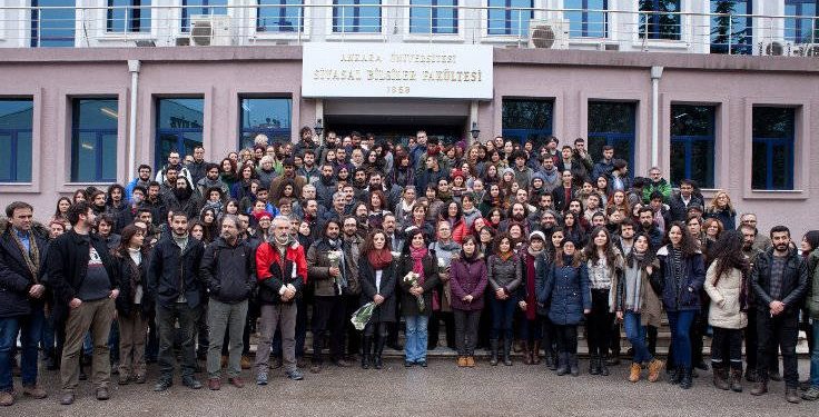 أكاديميو جامعة أنقرة يدعمون طلاب البسفور